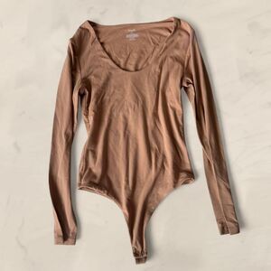 Nuuds beige tan long sleeve scoop neck bodysuit size small